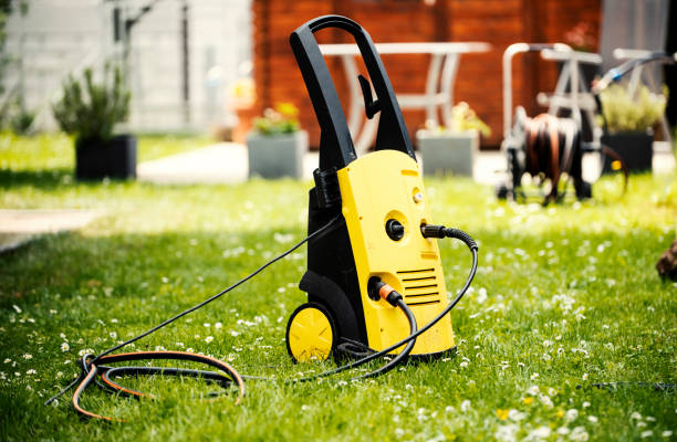 Best Roof Washing  in Village Green, NY